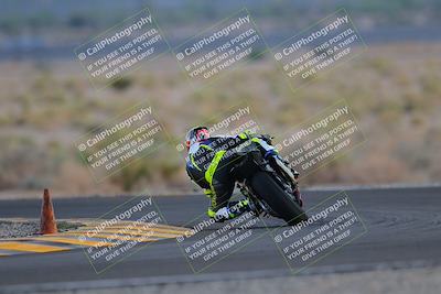 media/Sep-24-2022-CVMA (Sat) [[a45f954247]]/Race 14 Amateur Supersport Open/